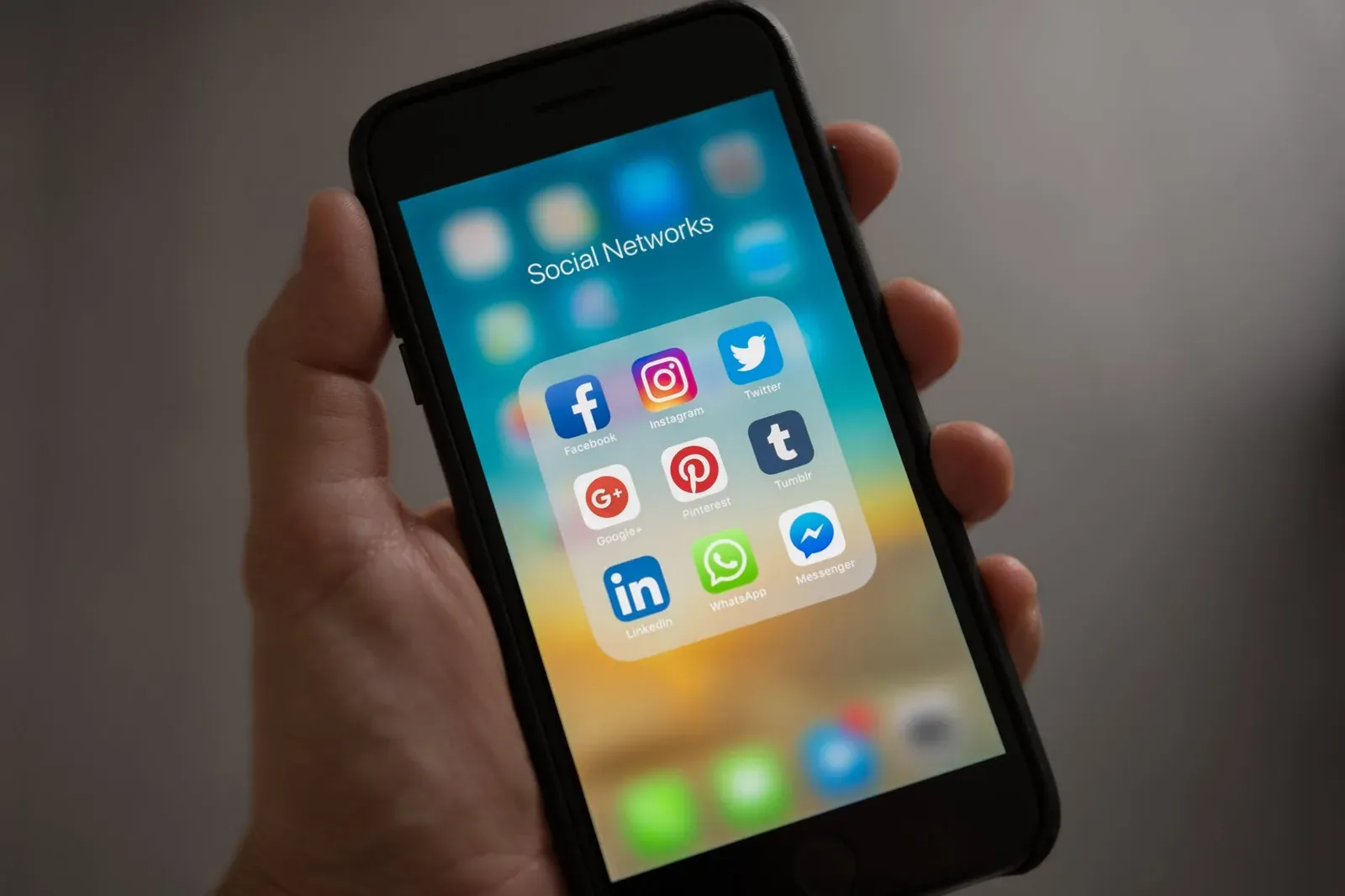 Get more followers with social media for stores